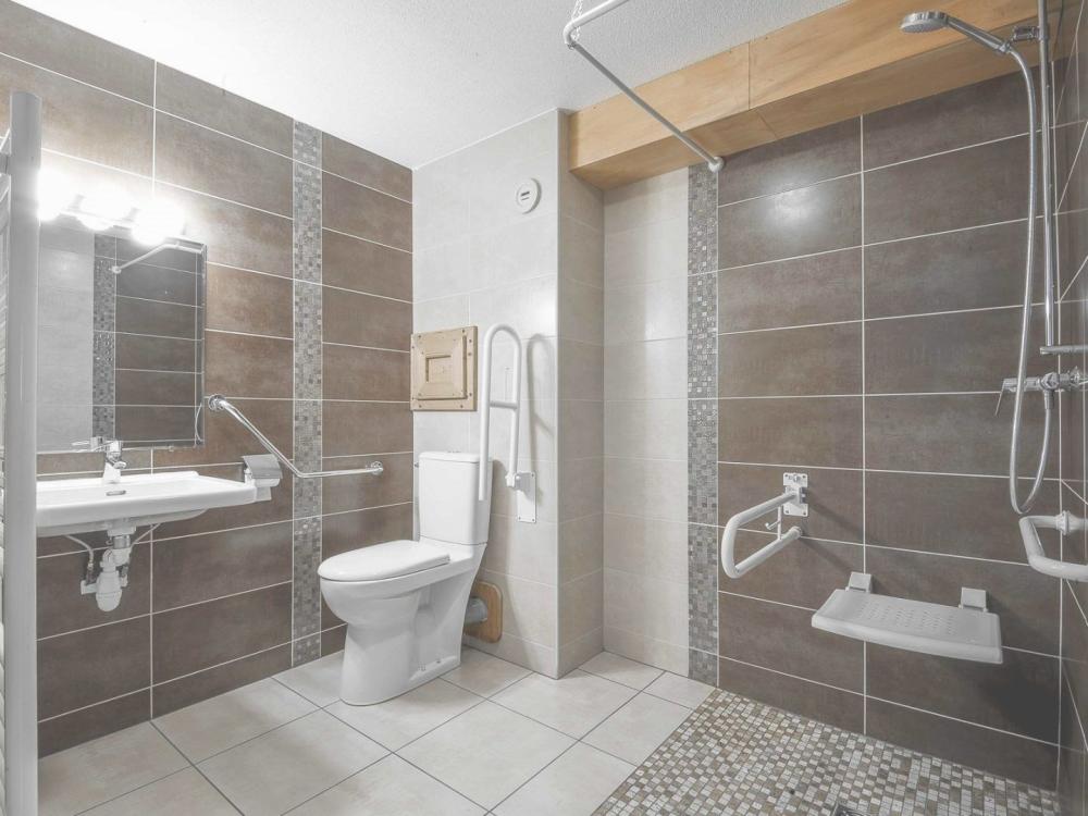 salle de bains pmr